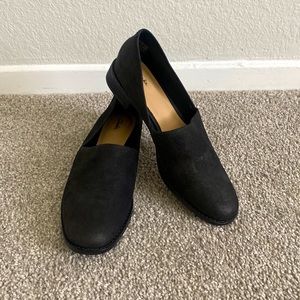 Black Clark loafers, size US 7, brand new never worn, originally 110.00.